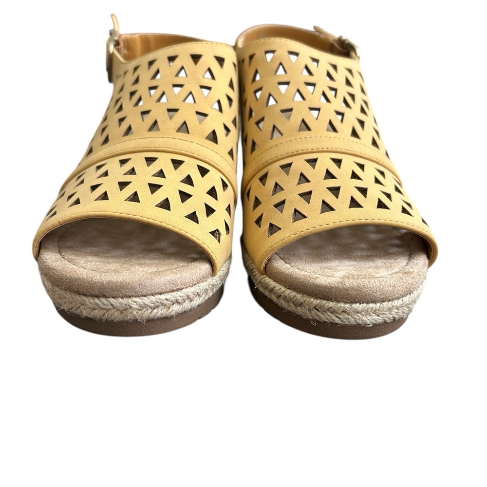 Wedge Sandals size 7.5.